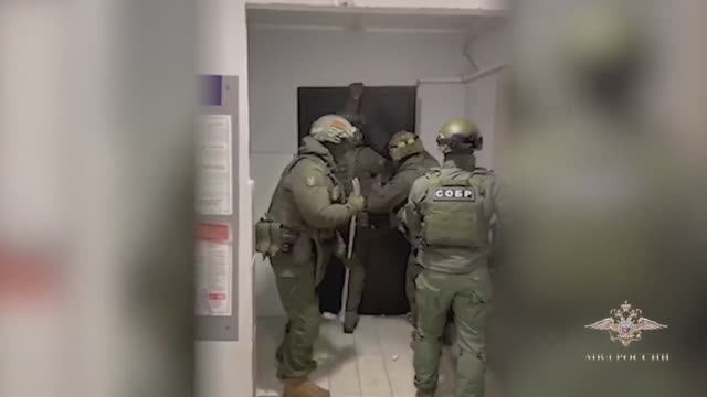 🔴Спецназ пришёл к подонкам, оформлявшим фиктивные браки с бойцами СВО в Хабаровском крае🔴 смотреть онлайн