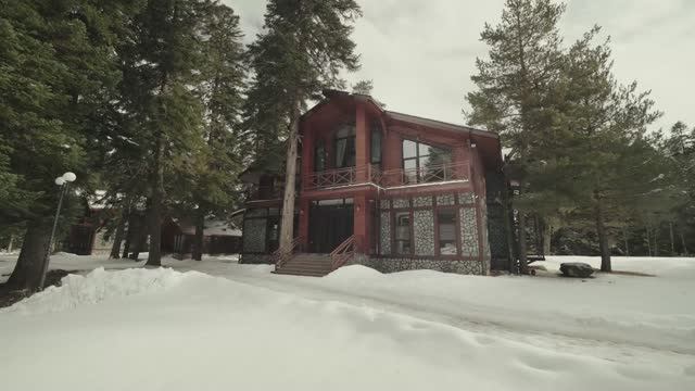Резиденция до 20 человек в Архызе. CHALET RIVER смотреть онлайн