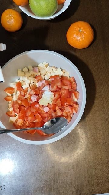 САЛАТ ТРЕХ МИНУТКА , всего из 3х продуктов, и готовится за три минуты