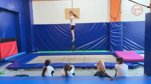 🏆 Соревнования по прыжкам на батуте прошли в Уссурийске