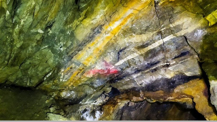 Слюдорудник: 8 минут Тьмы