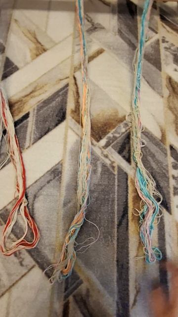 Видео 7 Как накручивать основу на вал навоя с помощью бутылок. Пошагово.