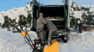 Трудовые будни Соболь NN 4x4 - чистим снег