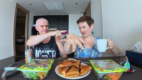 Мукбанг муж ОГОЛОДАЛ без меня! Что он ВЫТВОРЯЛ 3 ч пока меня НЕ БЫЛО! Семейный обед в Таиланде