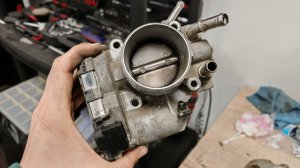 ЧИСТКА ДРОССЕЛЬНОЙ ЗАСЛОНКИ KIA RIO 3