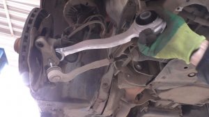 Замена передних рычагов подвески на Mercedes Benz CLC 200 1,8 Мерседес Бенц ЦЛЦ 200  2008