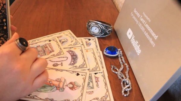 Это уходит безвозвратно и что новое придет быстрее, чем кажется! Судьба вершится!!!