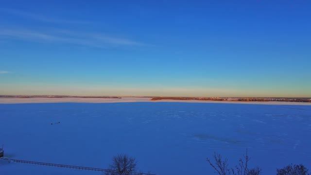 Дорога к Свияжским холмам. Свято-Вознесенский Макарьевский монастырь.