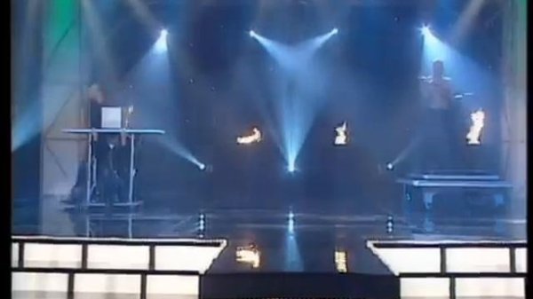 צביקה טוויק - אשליית ניתוק הראש - TV magic show