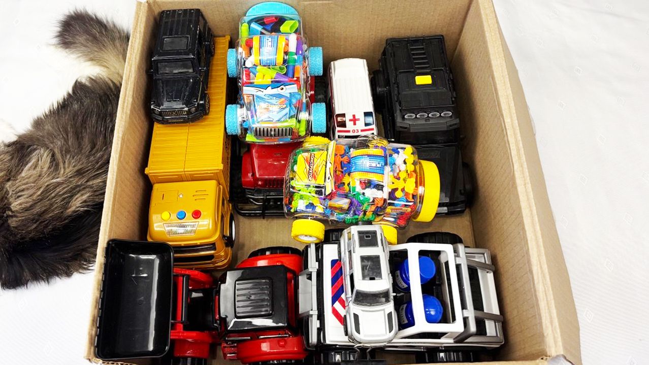 Мультики для детей. Машинки в коробке и кот, яркая весенняя гоночная трасса. Мультики малышам смотреть онлайн