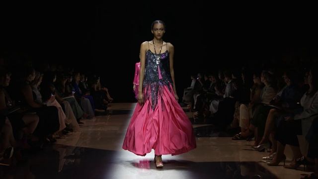 Показ женской коллекции Giorgio Armani Privé осень-зима 2022-2023