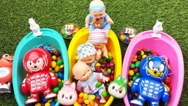 Мультики для девочек про Ярких Куколок с конфетками в разноцветных ванночках. Мультики для детей