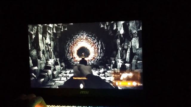 Взял пистолет в видеоигре Метро 2033 идём крушить монстров смотреть онлайн