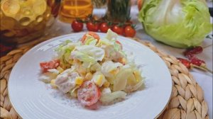 А мы опять готовим! Очень простой ужин! Вкусный салат! Говорю о любимых фильмах!