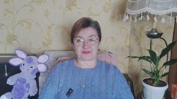 Отвечаю Вам про летний топ, игрушку, схемы.