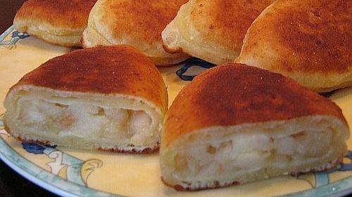 Жареные творожные пирожки с яблоками