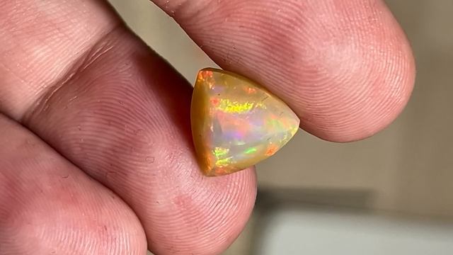 Эфиопский WELO Опал 2,59 карат смотреть онлайн