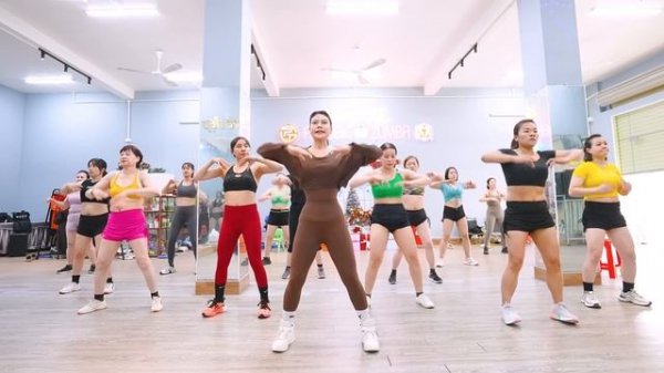 28 Minute Dance Workout At Home _ Exercise To Lose Weight FAST _ Zumba Class