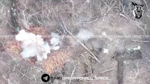 🇷🇺🎮💥Дрон 1-танковой армии сбросил противотанковую мину и поднял на воздух укрытие боевиков…🇺🇦