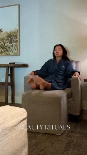 Применяя мягкие массажные техники для лица, ты не просто разглаживаешь кожу и расслабляешь мышцы.