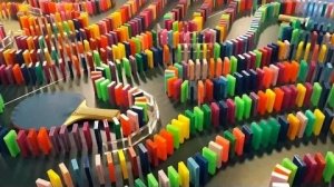 Игра в домино по всему дому