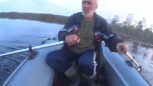 СНЯЛИ СЕТЬ В ТАЁЖНОЙ РЕЧКЕ! ДЕЛИМ РЫБУ С ВАЛЕРОЙ! ПЛОТВА ЗДЕСЬ КРУПНАЯ!