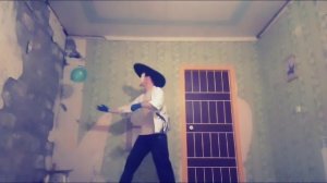 «Кунг Лао» лопает воздушные шарики ударами карате