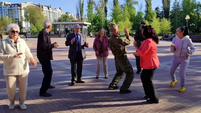 Я несу тебе цветы 04.05.24. смотреть онлайн