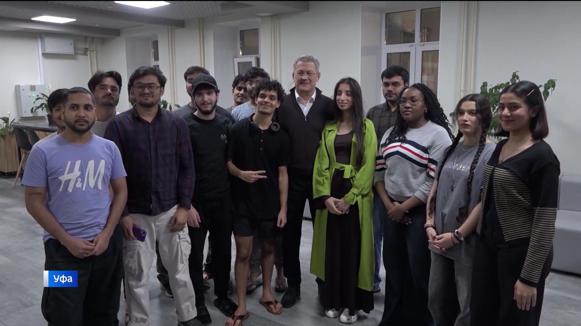 Открытый диалог ради общего спокойствия: Глава Башкортостана встретился со студентами из Индии смотреть онлайн