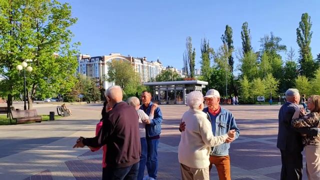 Элегантная дискотека 04.05.24. смотреть онлайн