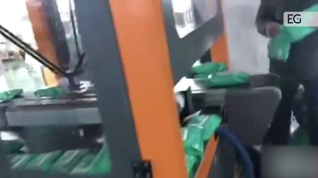 Автоматическая укупорочная машина DL-C300 смотреть онлайн