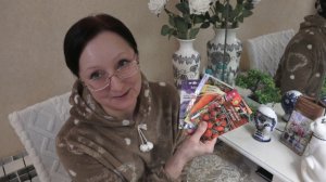 В строительный магазин за севком. Розы уже в продаже. Февраль 2026 года.