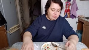 Он расстегнул штаны и достал БонифациЯ 🫣