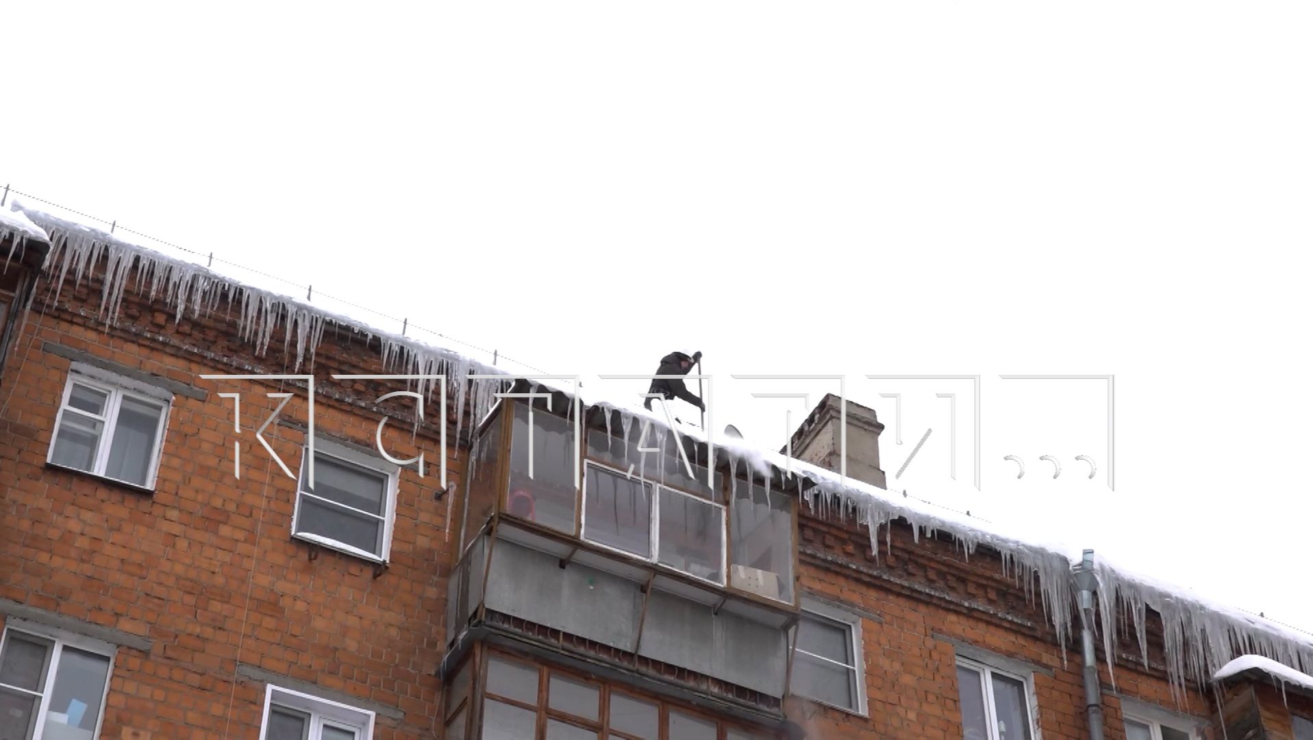 Пережив аномальные снегопады, коммунальщики готовятся к аномальной оттепели смотреть онлайн