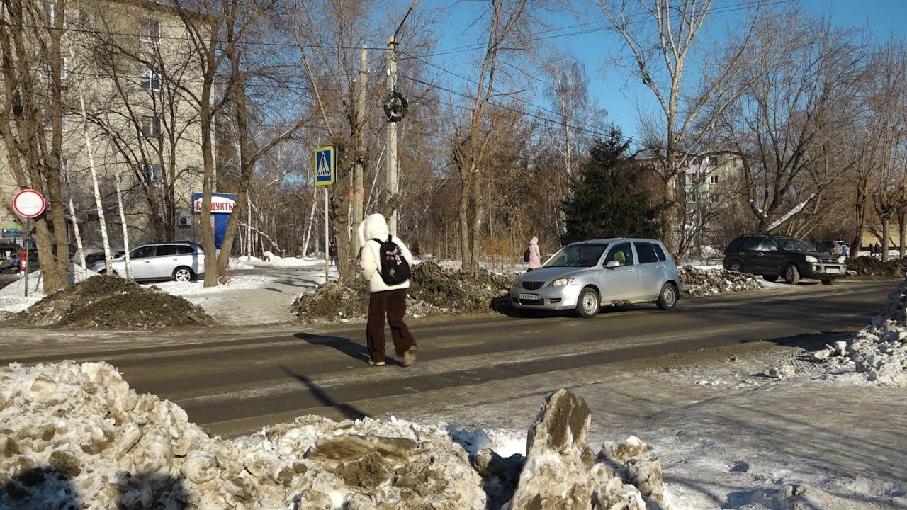 О необходимости «лежачего полицейского» на ул. Советской в районе "Мать и дитя" говорят бийчане смотреть онлайн