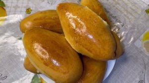 Воздушные пирожки с капустой в духовке