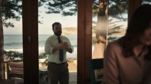 Возвращение в рай 1 сезон 1 серия «Покойся с миром, прибой» (сериал, 2025)