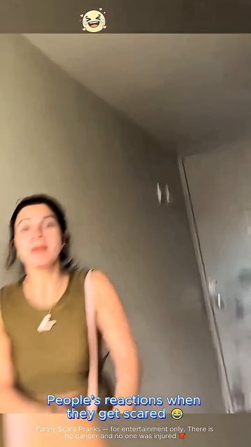 Funniest Reactions to Scare Pranks 😂 смотреть онлайн