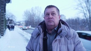 В Томске продолжается чистка снега с крыш домов