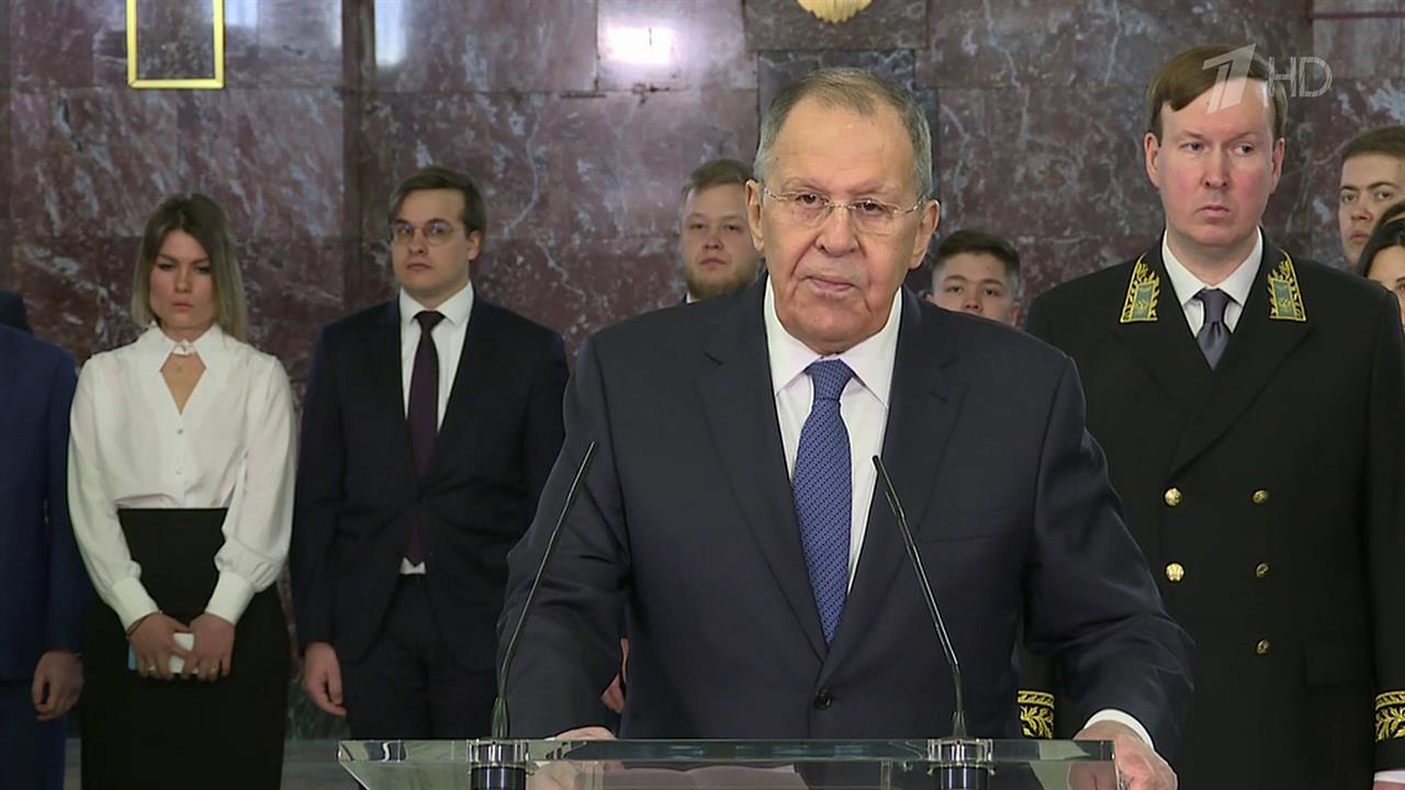 В России отметили День дипломатического работника. смотреть онлайн