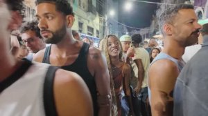 Рио-де-Жанейро / Понедельник / 2 часа ночи.