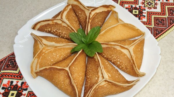 Блины с творогом и изюмом - рецепт на Eda.video