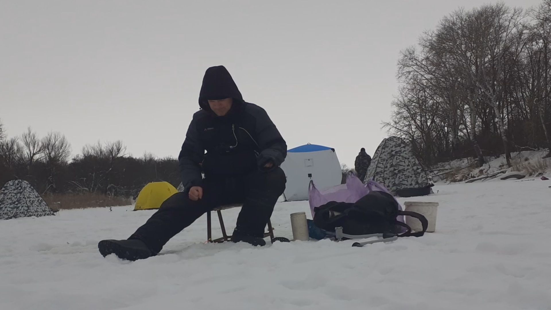 РЫБАЛКА В ФЕВРАЛЕ ПОСЛЕ МОРОЗА.ЛОВЛЯ НА МОРМЫШКУ.БЕЗ УЛОВА НЕ ОСТАЛСЯ. смотреть онлайн