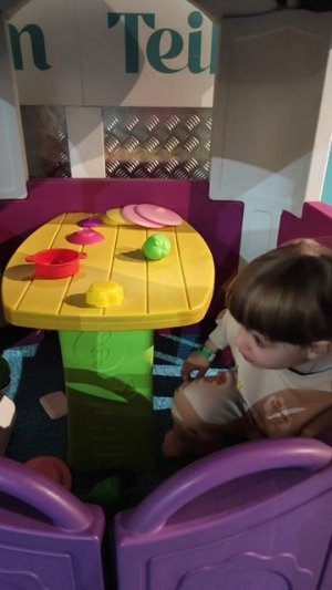 Полина играет в Активити Парке TeikaBoom