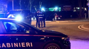 Как в кино: грабители с мигалками и автоматами обнесли инкассаторский фургон на трассе в Италии