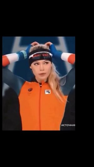 Спортсменка порвала штаны на ..опе