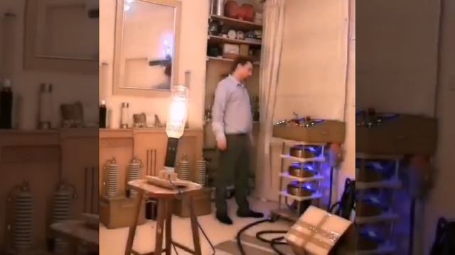 Тест лампочки 20 000 Ватт смотреть онлайн