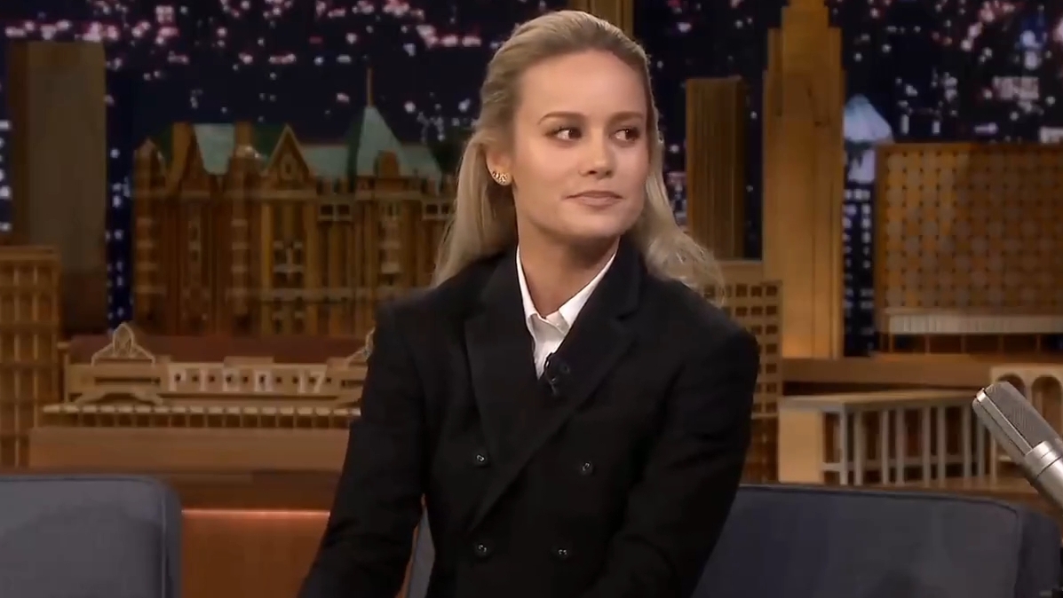 Бри Ларсон снималась в «Мстителях: Финал», не зная, что она — Капитан Марвел смотреть онлайн