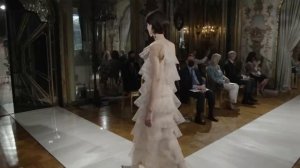 Показ женской коллекции Giorgio Armani Privé осень-зима 2021-2022