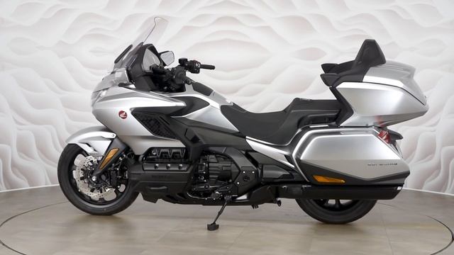 HONDA GL 1800 Gold Wing vin SC79-1600408 смотреть онлайн